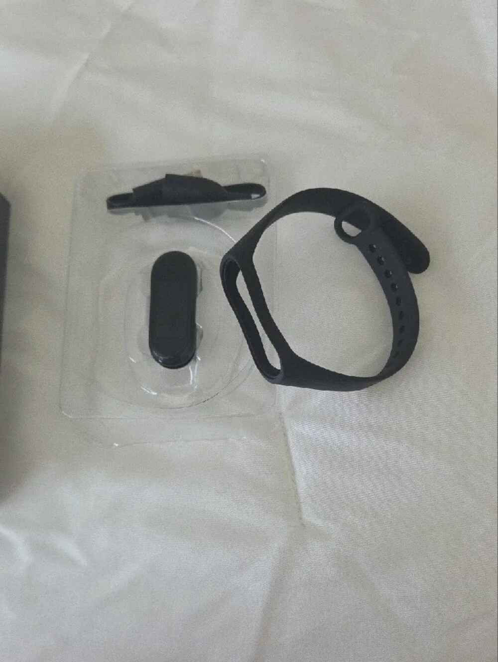 Black Smart Bracelet Fitness Tracker with Activity & Heart Rate Monitoring